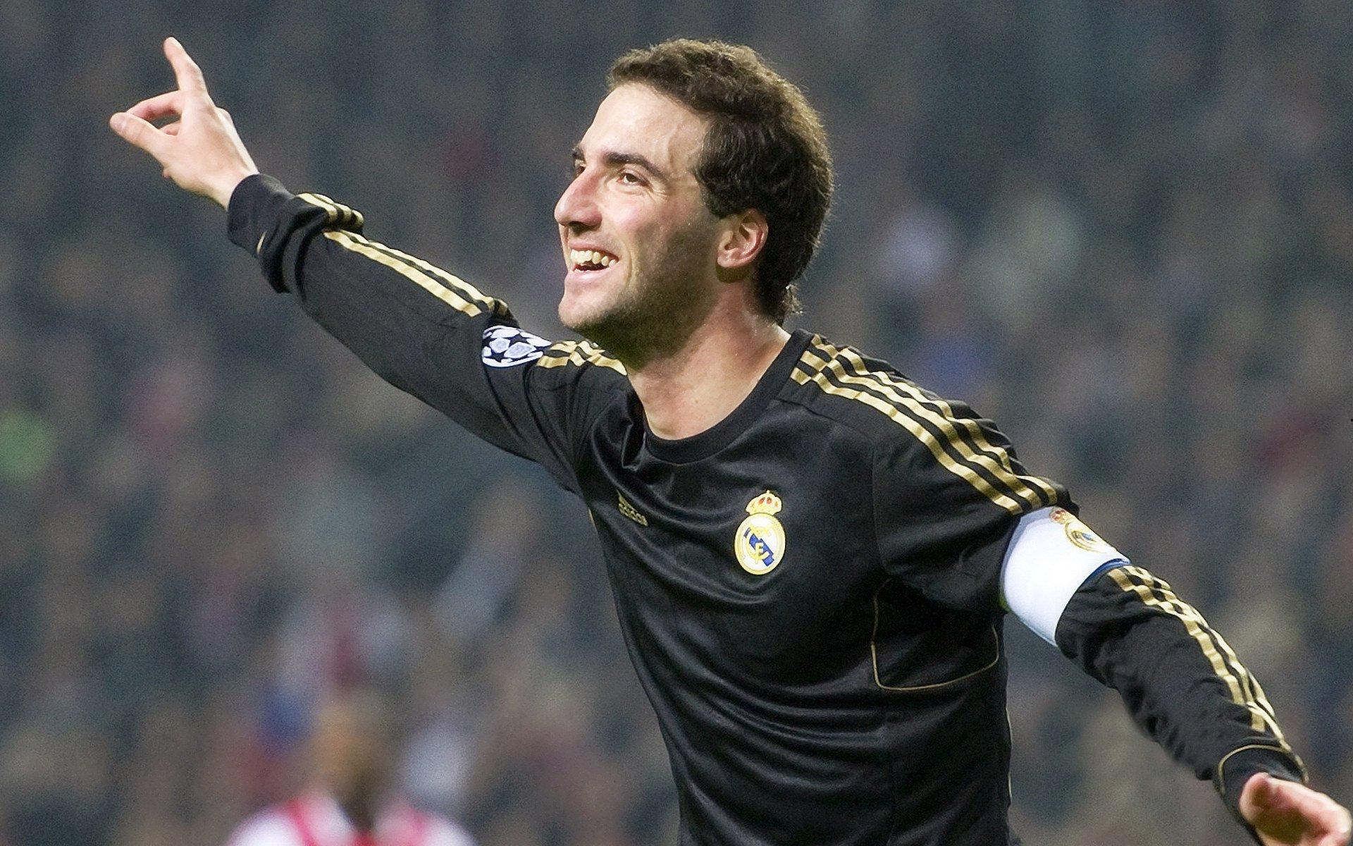 巴黎圣日耳曼主场迎战尼斯,K77、杜埃与登贝莱组成锋线三叉戟